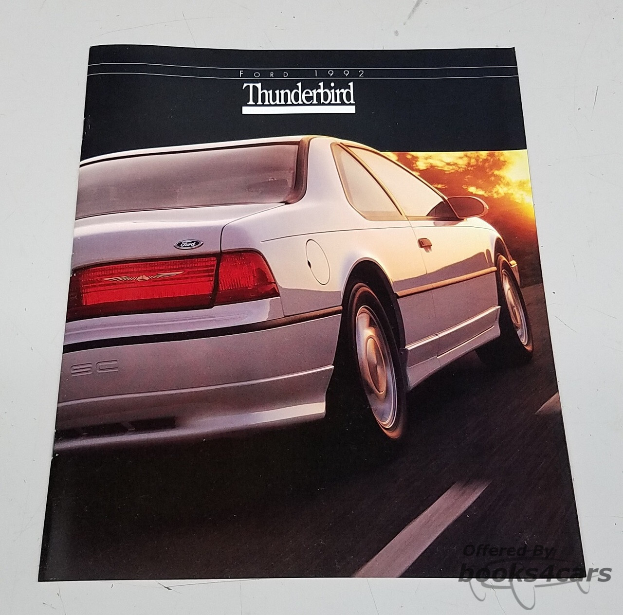 view cover of 1992 Ford Thunderbird Sales Brochure
