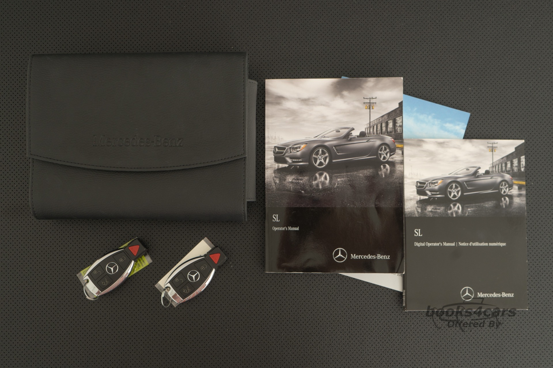 view cover of 2014 SL owners Manual by Mercedes